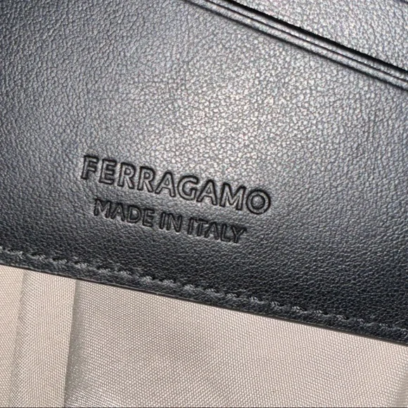 BNWT Salvatore Ferragamo Silver Men’s Card & Key Holder - Picture 6 of 7